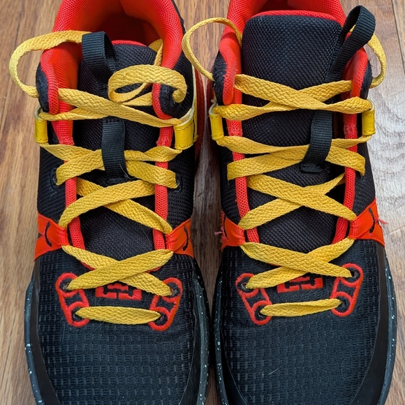 Nike LeBron Witness 7 Low Black Bright Crimson Speckled - Picture 3 of 5